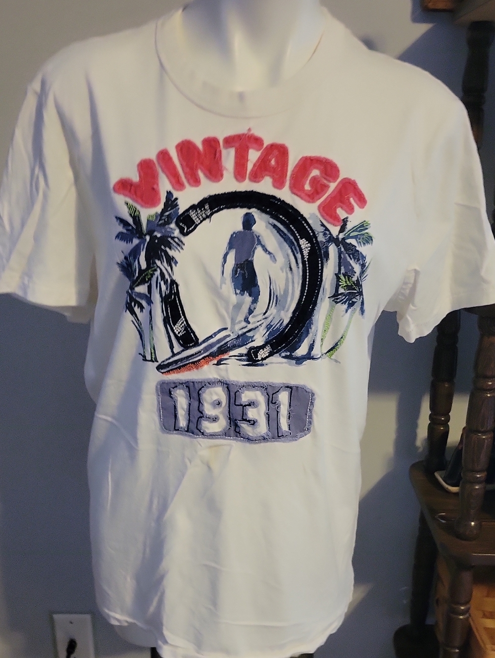 Red Camel White Short-Sleeve 'Vintage 1931' Surf Graphic Tee